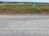 Osiedle na stoku w Porębie: kolejny etap budowy drogi zakończony. Niedługo na sprzedaż będą kolejne działki