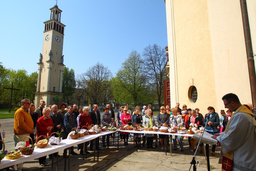 Wielka Sobota w Poznaniu: Wierni święcą pokarmy