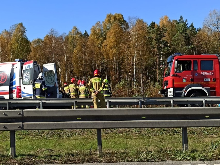 Wypadek na A1 przed węzłem Pyrzowice. Osóbówka zderzyła się z ciężarówką. Tworzy się kilkukilometrowy korek w stronę Gliwic