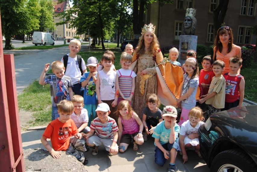 Dzieci z przedszkola "U Jasia i Małgosi" obchodziły Dzień Dziecka w "Królówce".