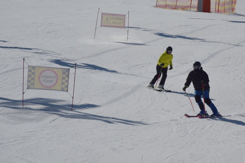 Ostatni weekend kalendarzowej zimy na stokach narciarskich w Bieszczadach i Beskidzie Niskim [ZDJĘCIA]
