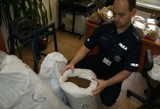 Policja zatrzymała handlarza nielegalnym tytoniem z Książa Wlkp. [ZDJĘCIA]