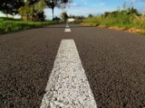 Oznakowanie poziomie dróg w Cieszynie. Dzisiaj ruszają prace - Miejski Zarząd Dróg prosi o ostrożność