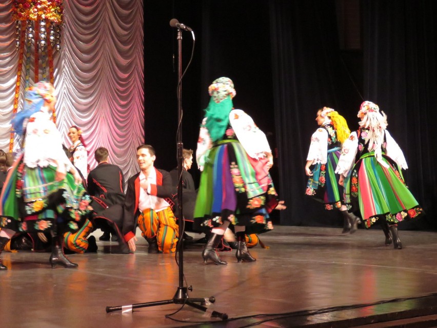 Tradycja i bogata historia. Folklor w wykonaniu zespołu „Śląsk" w Bytomskim Centrum Kultury. ZDJĘCIA