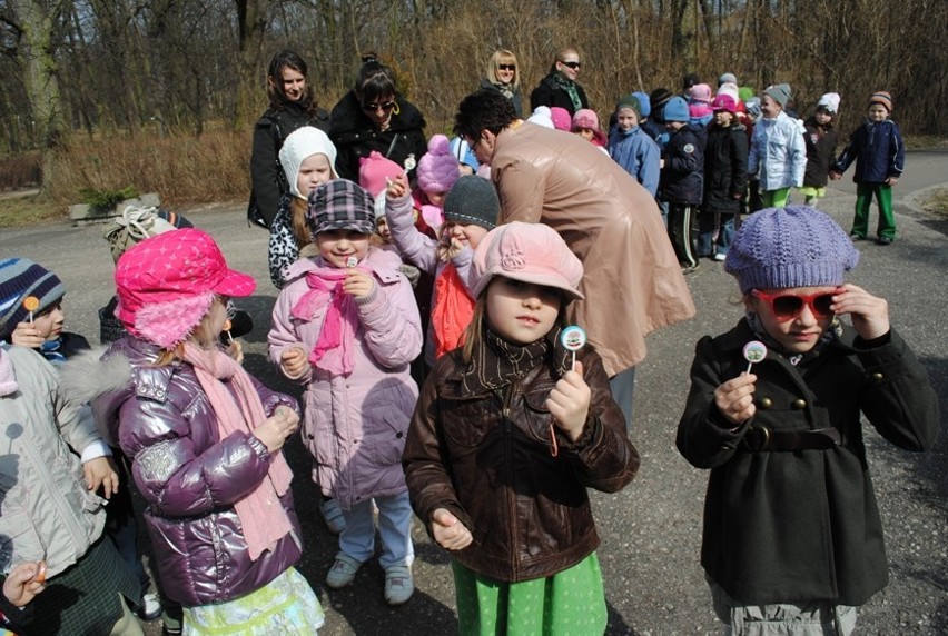Przedszkolaki powitały wiosnę w Koninie