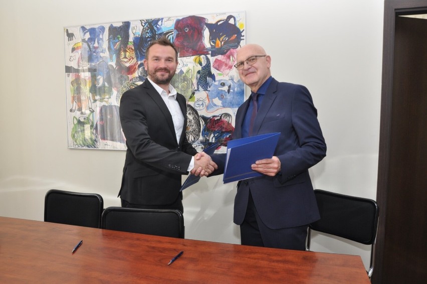 Uniwersytet Technologiczno-Humanistyczny podpisał kolejną umowę na współpracę z radomską szkołą średnią