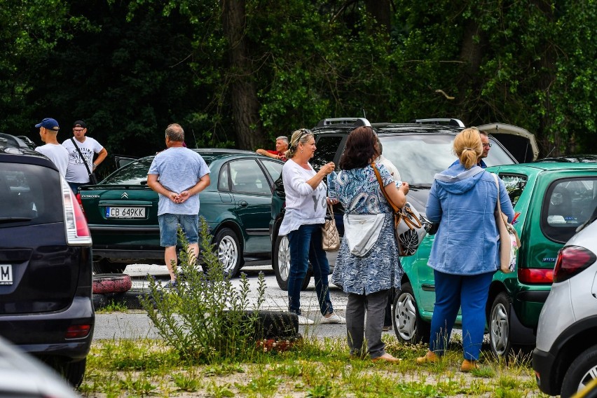 Sporo bydgoszczan odwiedziło dziś (5.07.) giełdę samochodową...