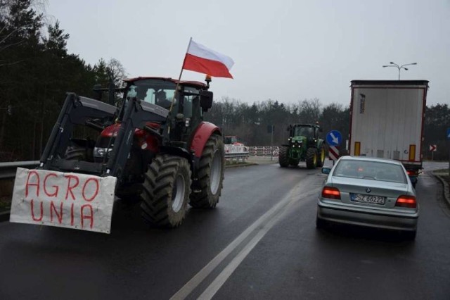 Zdjęcia ilustracyjne. Protest w 2019 roku na drodze DK11 w Budzyniu