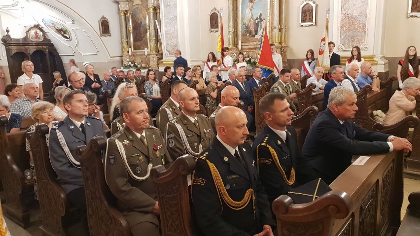 W uroczystościach wzięli udział m.in. posłowie,...