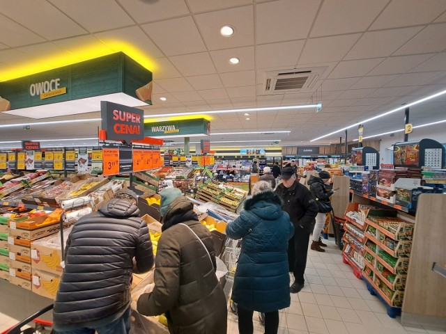 Na otwarcie Biedronki na kieleckim Szydłówku na klientów czekało sporo promocji.