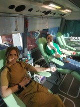 Akcja krwiodawstwa u zduńskowolskich strażaków. Oddawali krew dla chorego dziecka ZDJĘCIA