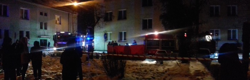 Pożar domu w Czerwionce-Leszczynach. Dwie osoby mocno poparzone trafiły do szpitala