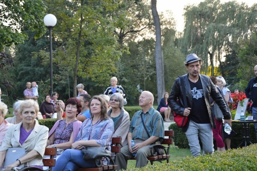 Dariusz Kordek podczas Narodowego Czytania w Bełchatowie