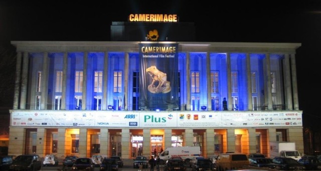 Fasada Teatru Wielkiego w Łodzi podczas trwania Camerimage 2006