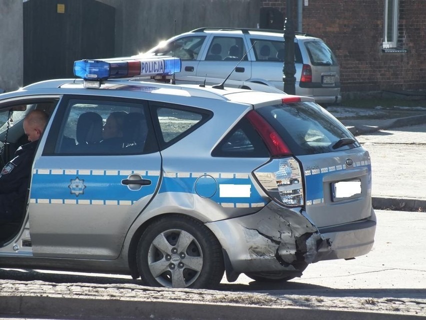 Złotów: Policjant winny spowodowania wypadku. Wypadek z udziałem policyjnego radiowozu
