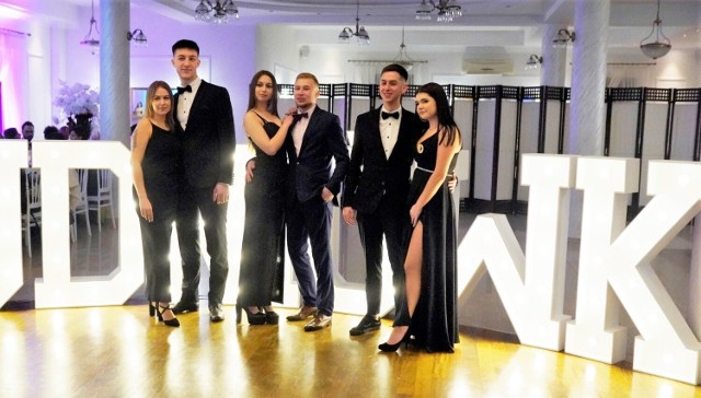 Oto piękne i urocze pary ze studniówek szkół z Oświęcimia, Olkusza i Chrzanowa. Znajdziecie siebie lub swoich znajomych?