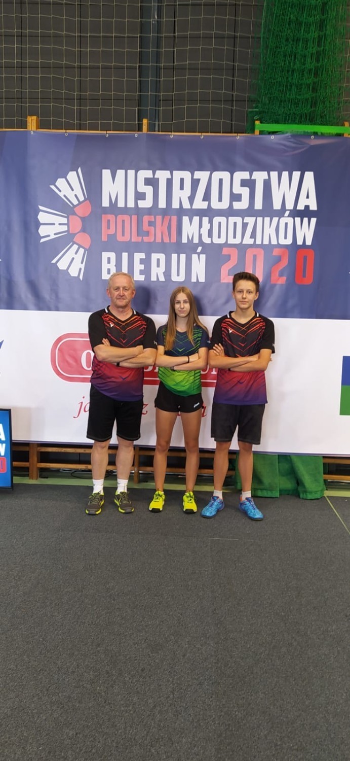 Bytowianie podczas Indywidualnych Mistrzostwa Polski Młodzików w Badmintonie w Bieruniu bez medali| ZDJĘCIA