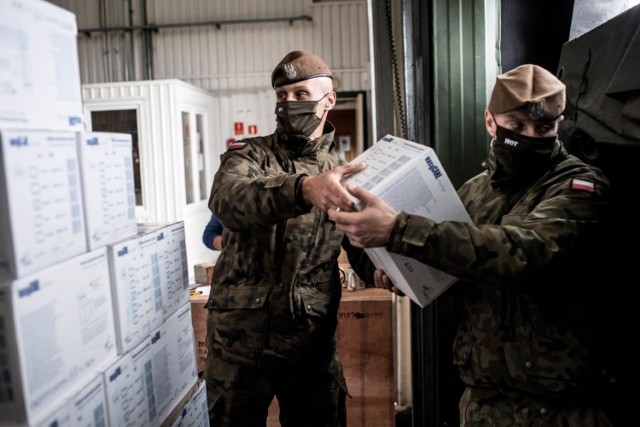 Żołnierze WOT pomogli szpitalom w regionie radomskim.