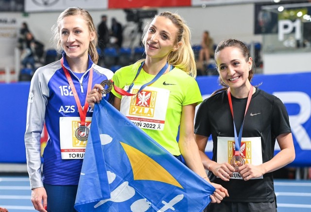 Angelika Cichocka w Toruniu na halowych mistrzostwach Polski zdobyła dwa złote medale w biegach na 800 i 1500 metrów