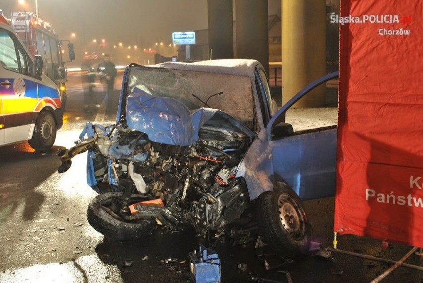Wypadek na DTŚ w Chorzowie. Nie żyje 60-letni kierowca [ZDJĘCIA]