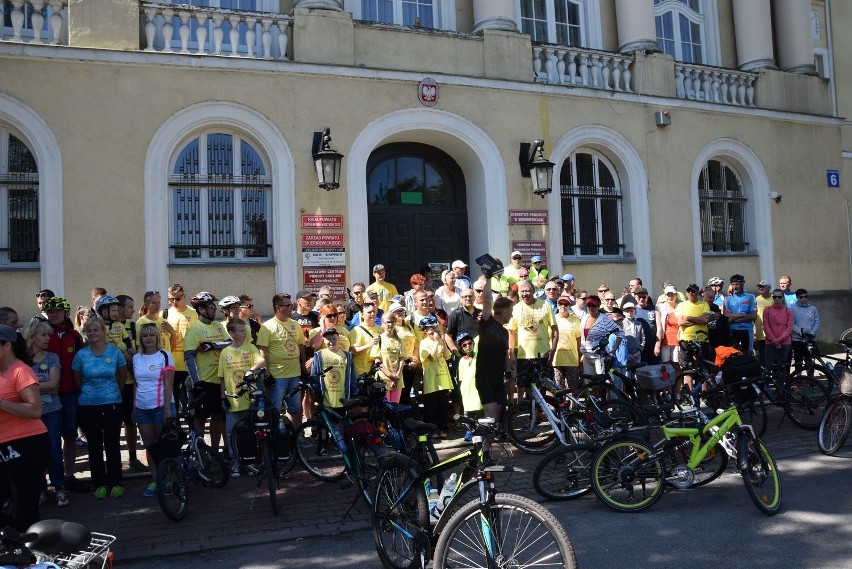 Spod siedziby starostwa 18 czerwca ruszył  rajd rowerowy...