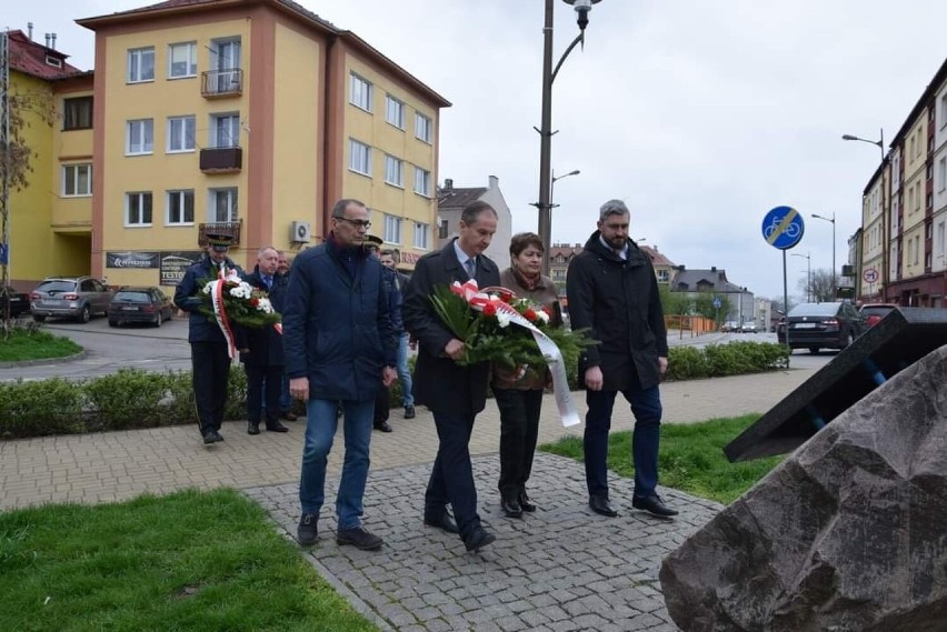 Ostrowieccy samorządowcy oddali hołd powstańcom getta warszawskiego. Zobacz zdjęcia