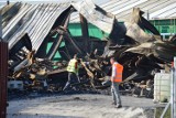 Pożar hali w Bogumiłowie (pow. bełchatowski) ugaszony