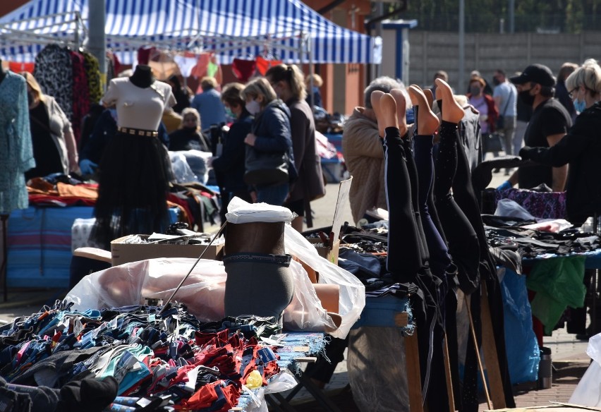 Tarnów. Na Kapłanówkę wrócił handel. Sprzedających i kupujących nie brakowało [ZDJĘCIA]