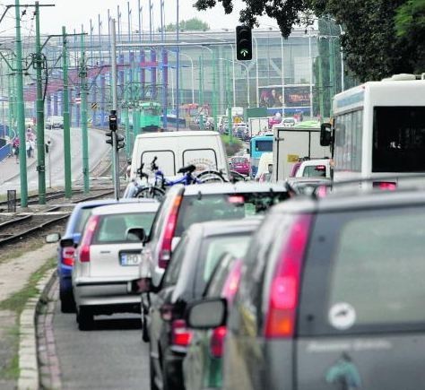 W weekend tramwaje nie pojadą przez most Dworcowy, bo będzie remontowane torowisko