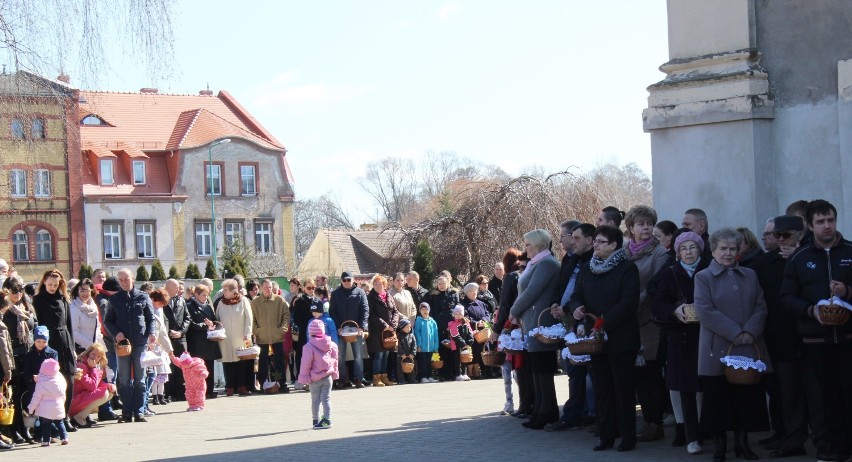 Zbąszyń. Błogosławienie potraw wielkanocnych [Zdjęcia]