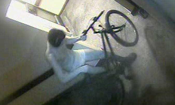 Bielany: Ukradł rower w majtkach na głowie
