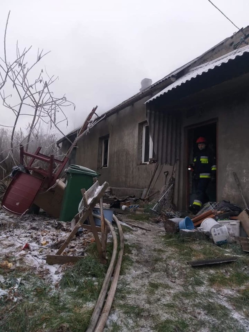 W miejscowości Chełm w gminie Wolbrom doszło do pożaru domu...