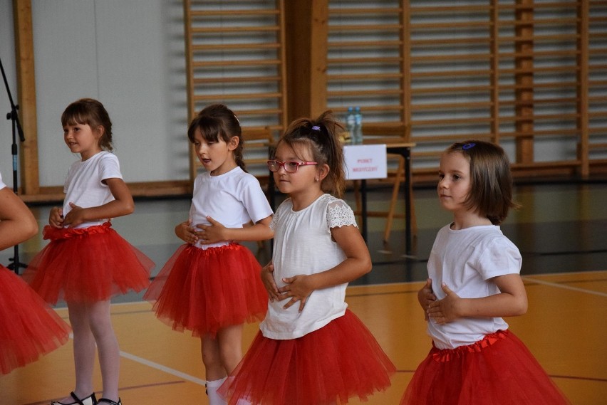 Taneczne prezentacje w Dobroszycach (ZDJĘCIA) 