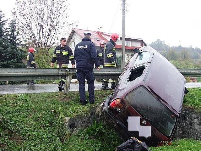 dyżurny brzozowskiej komendy został powiadomiony o wypadku w...