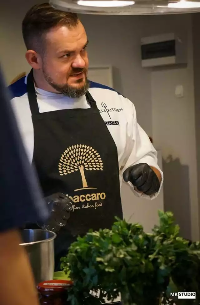 Piotrkowianin Jakub Wolski odpadł dopiero w półfinale programu „Hell’s Kitchen”