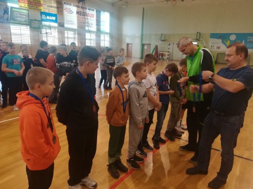 Ostrów Wielkopolski. Futsalowy narybek walczył o laury na igrzyskach dzieci i młodzieży w Gorzycach Wielkich 
