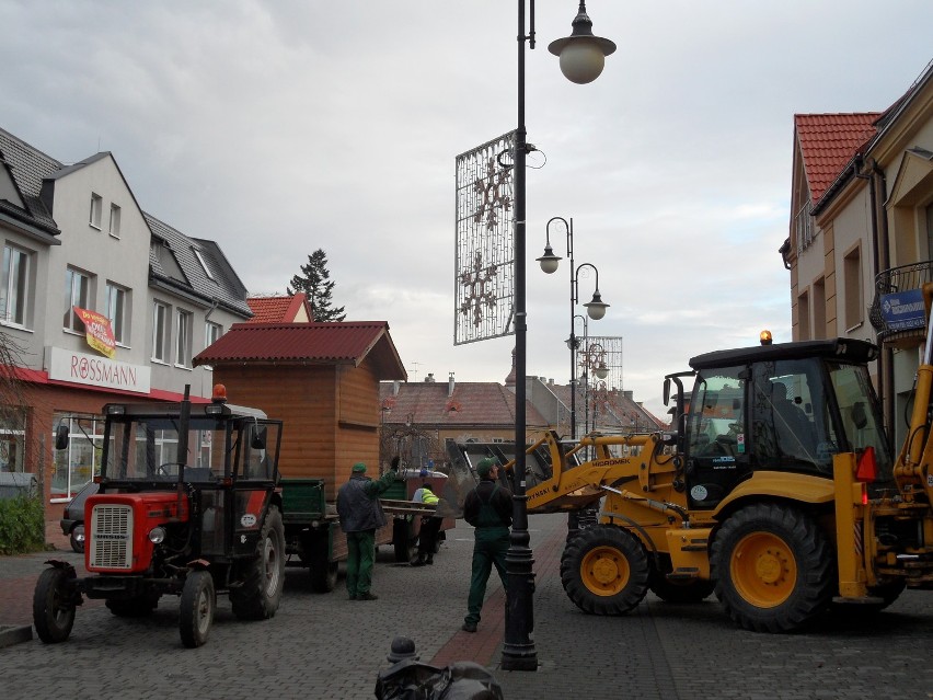 5 grudnia postawiono siedem budek na Górnym Przedmieściu. Tym samym zaczął się Jarmark Świąteczny