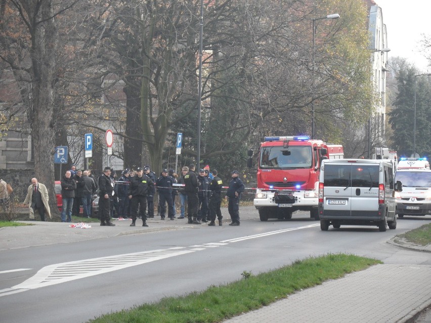Bomba przy komendzie policji w Tarnowskich Górach [ZDJĘCIA]