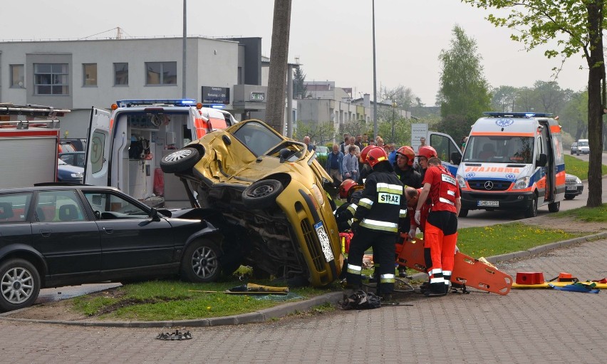 Wypadek w Malborku. Audi zderzyło się z daewoo na ul. Konopnickiej [ZDJĘCIA]