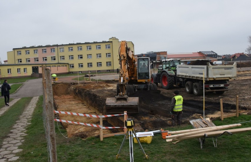 W 2018 r. zbudowano fundamenty hali przy ZS nr 1. Przetargu na dalszy etap prac póki co nie ogłoszono