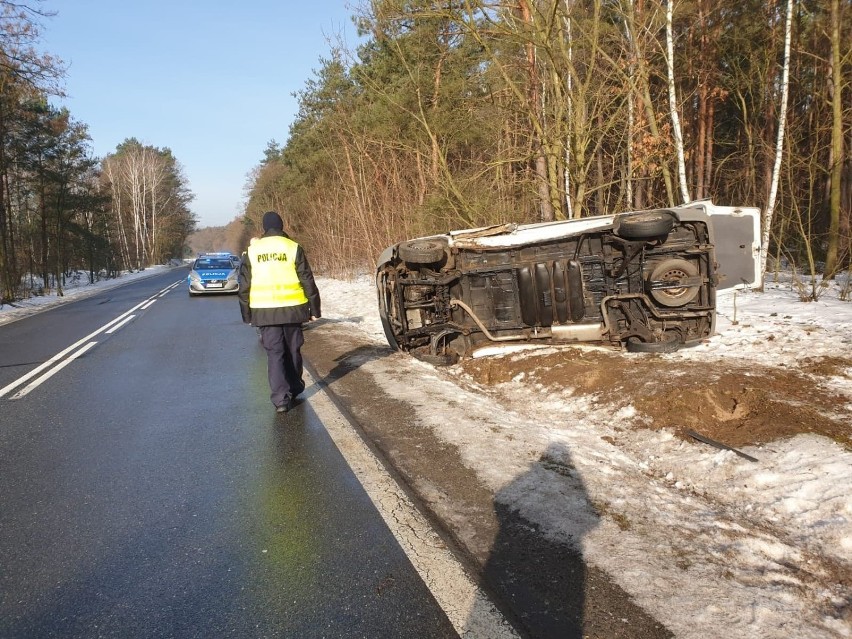 Tragedia na szosie we Włyniu. Nie żyje 58 letnia kobieta!