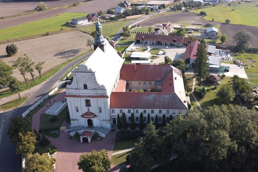 Klasztor i Sanktuarium św. Franciszka z Asyżu na Goruszkach...