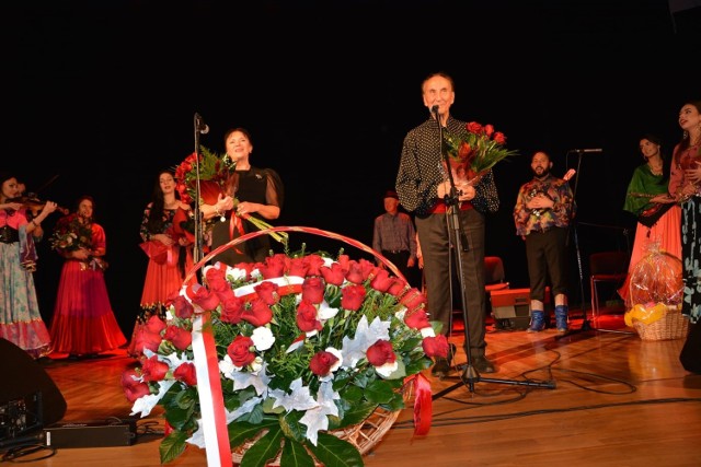 Jubileuszowy koncert w sulechowskim zborze - 65-lecie pracy twórczej i artystycznej Edwarda Dębickiego, założyciela Cygańskiego Teatru Muzycznego Terno.