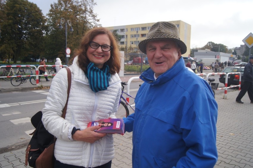 Wybory Radomsko 2019: Wyborczy czwartek na targowisku w Radomsku [ZDJĘCIA]