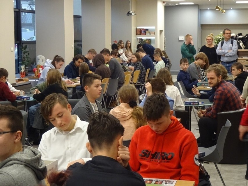 Uczniowie z Radomia zwycięzcami olimpiady gier planszowych w Kielcach. Zobacz zdjęcia