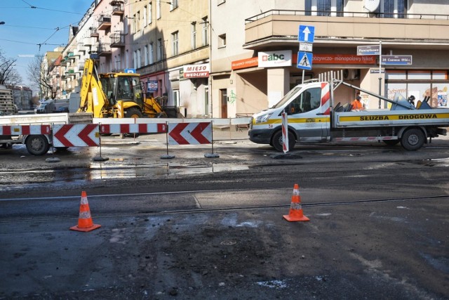 W poniedziałek i wtorek na kilku ulicach w Krakowie spodziewane są przerwy w dostawie wody. Sprawdź, gdzie i kiedy nie będzie wody!