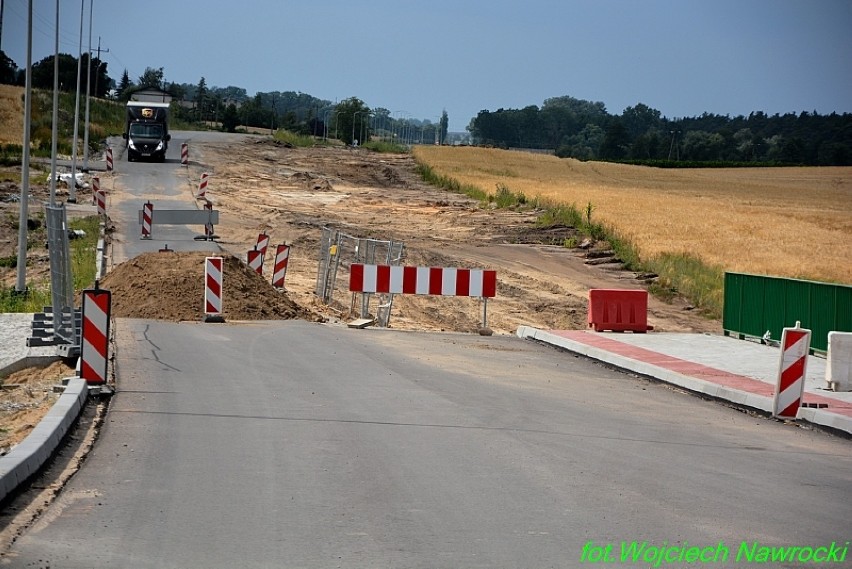Konsultacje społeczne w sprawie przebudowy drogi W-265 w Nakonowie. Przedłuża się termin zakończenia prac [relacja, zdjęcia]