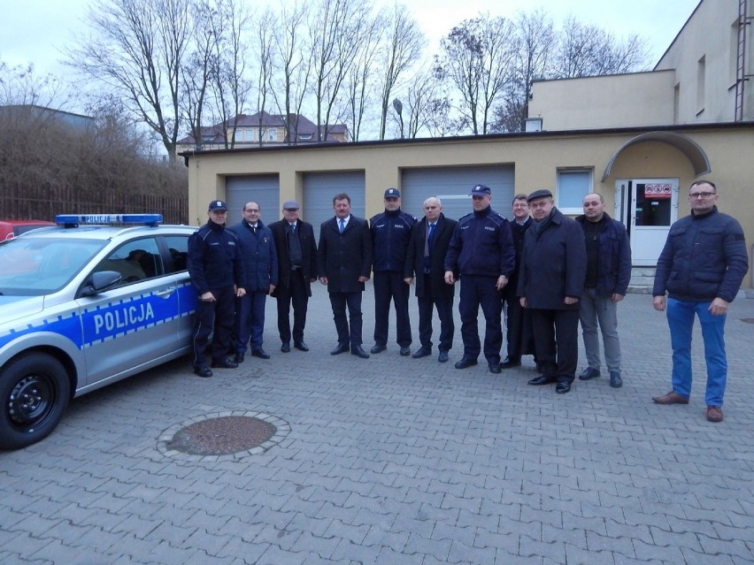 Powiatowa komenda policji w Radziejowie ma nowy radiowóz [zdjęcia, wideo]
