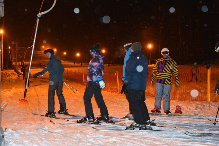 Nocna jazda na Stadionie w Kielcach - tłumy narciarzy (WIDEO, ZDJĘCIA) 