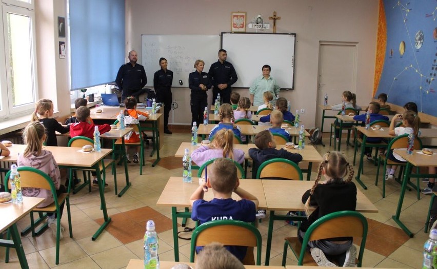 16 szkół przystąpiło do eliminacji powiatowych konkursu sprawności i wiedzy o bezpieczeństwie w Wieluniu
